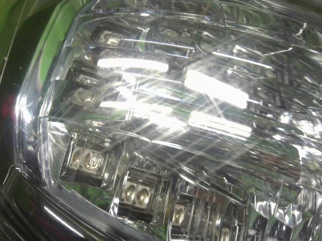 ヴェルファイア 左テールランプ DBA-GGH25W 81561-58090