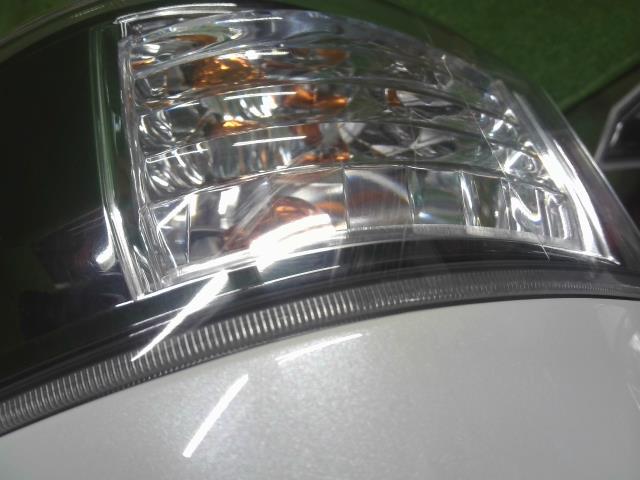 ヴェルファイア 左テールランプ DBA-GGH25W 81561-58090