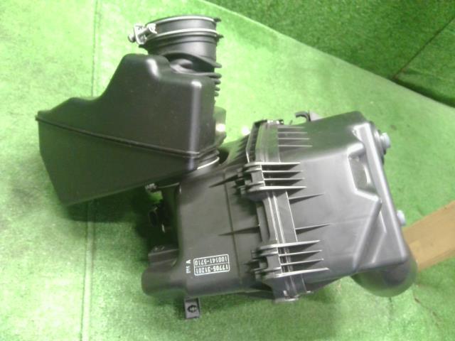 ヴェルファイア エアクリーナーＡＳＳＹ DBA-GGH25W 17700-31661