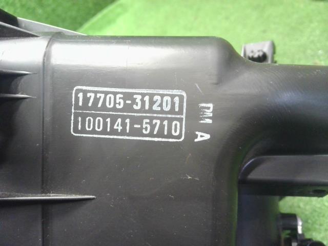 ヴェルファイア エアクリーナーＡＳＳＹ DBA-GGH25W 17700-31661