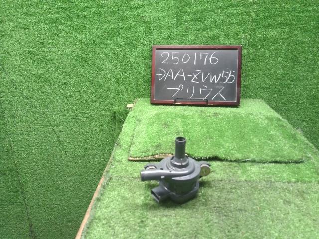 プリウス ウォーターポンプ DAA-ZVW55