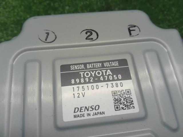 プリウス センサー DAA-ZVW55 89892-47050