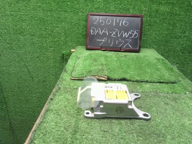 プリウス コントロールユニット DAA-ZVW55 89170-47610