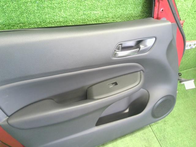 フィット 左ＦドアＡＳＳＹ 6BA-GR2 67050-TZA-J00ZZ