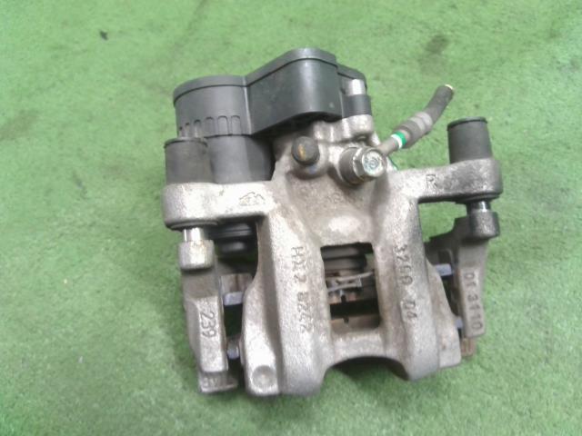 フィット 右Ｒキャリパー 6BA-GR2 43020-TZD-J01