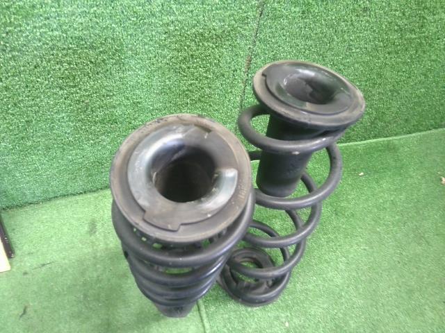 フィット Ｒストラット・アブソーバーセット 6BA-GR2 52611-TZD-J01