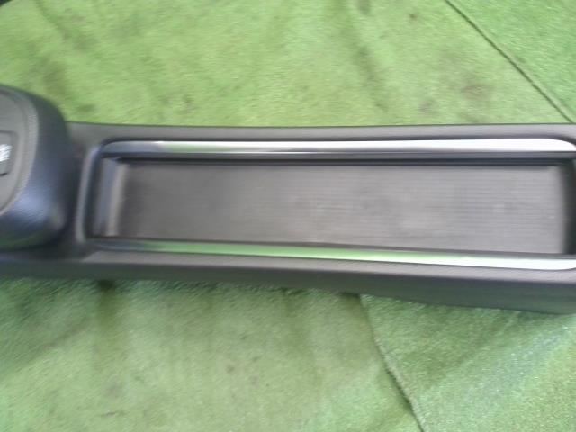 フィット コンソールボックス 6BA-GR2 83401-TZA-003ZA
