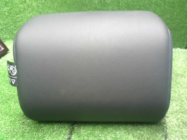 フィット ヘッドレスト 6BA-GR2 82940-TZA-J21ZA