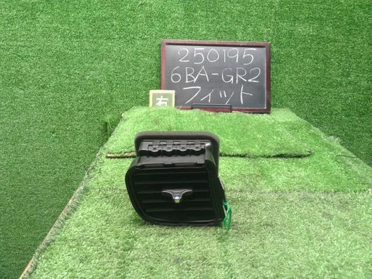 フィット 内装部品 6BA-GR2 77630-TZA-J01ZA