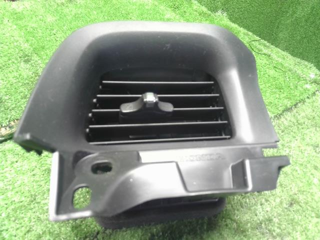 フィット 内装部品 6BA-GR2 77620-TZA-J01ZA