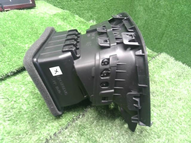 フィット 内装部品 6BA-GR2 77620-TZA-J01ZA