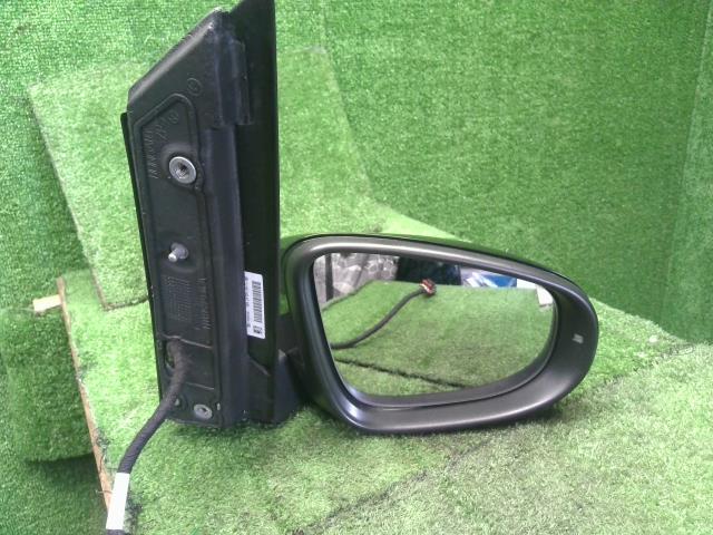 VW ゴルフトゥーラン 右サイドミラー DBA-1TCTHW 1T2857508AF