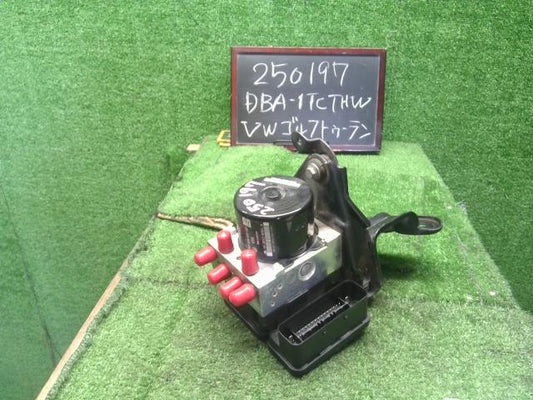 VW ゴルフトゥーラン ＡＢＳアクチュエーター DBA-1TCTHW 1K0614517DP