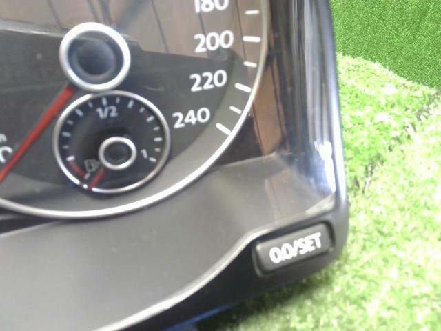 VW ゴルフトゥーラン スピードメーター DBA-1TCTHW 1T0920875D