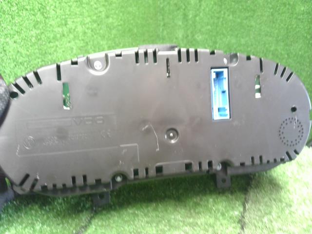 VW ゴルフトゥーラン スピードメーター DBA-1TCTHW 1T0920875D
