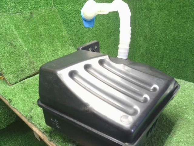 VW ゴルフトゥーラン ウォッシャータンク DBA-1TCTHW 1K0955453S