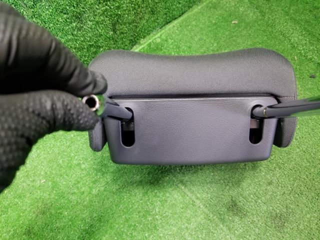 VW ゴルフトゥーラン ヘッドレスト DBA-1TCTHW 1T0885901R