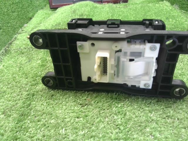 オーラ シフトレバー 6AA-FE13