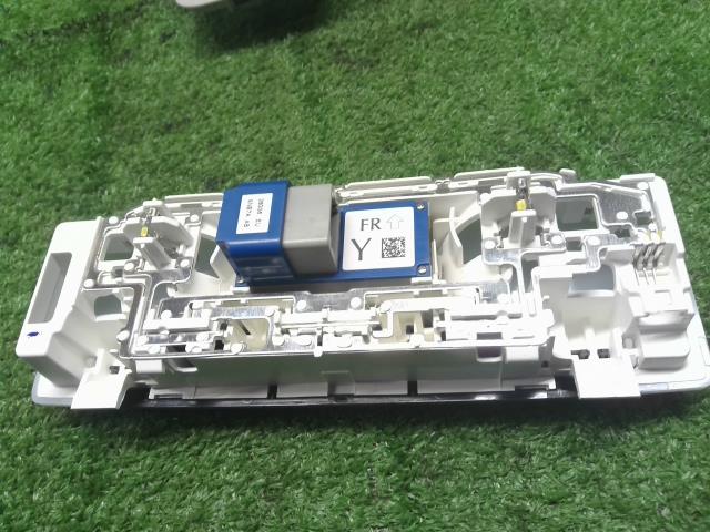 オーラ ルームランプ 6AA-FE13