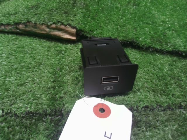 オーラ 電装部品 6AA-FE13