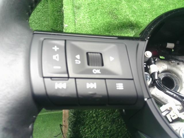 オーラ ステアリングホイール 6AA-FE13