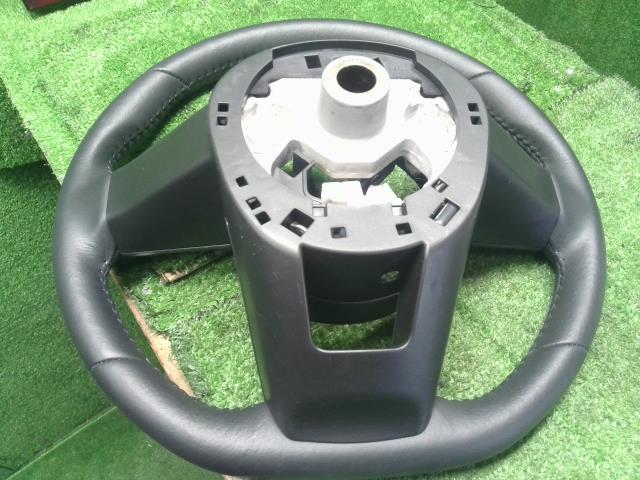 オーラ ステアリングホイール 6AA-FE13