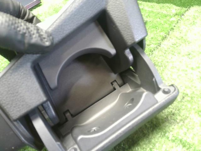 オーラ ドリンクホルダー 6AA-FE13
