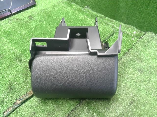 オーラ ドリンクホルダー 6AA-FE13