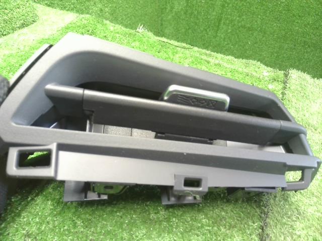 オーラ 内装部品 6AA-FE13