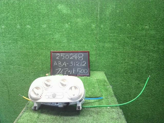 フィアット 500 Ａ／Ｃスイッチパネル ABA-31212