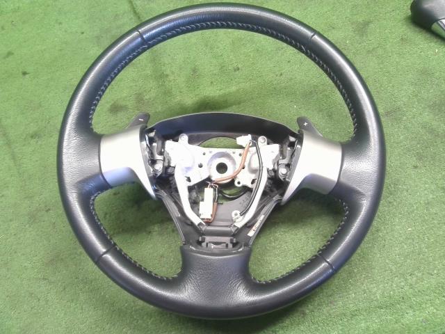 ヴォクシー ステアリングホイール DBA-ZRR70W 45100-28470-B0