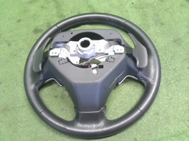 ヴォクシー ステアリングホイール DBA-ZRR70W 45100-28470-B0