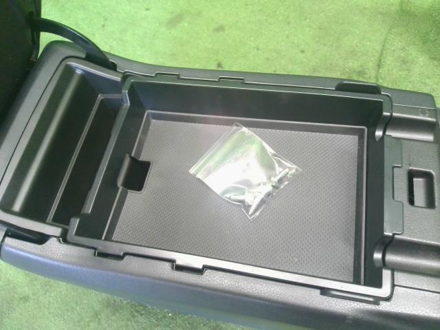 ＸＶ コンソールボックス DBA-GT7 92114FL130VH