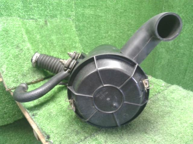 ジムニー エアクリーナーＡＳＳＹ E-JA22W 13701-83C00