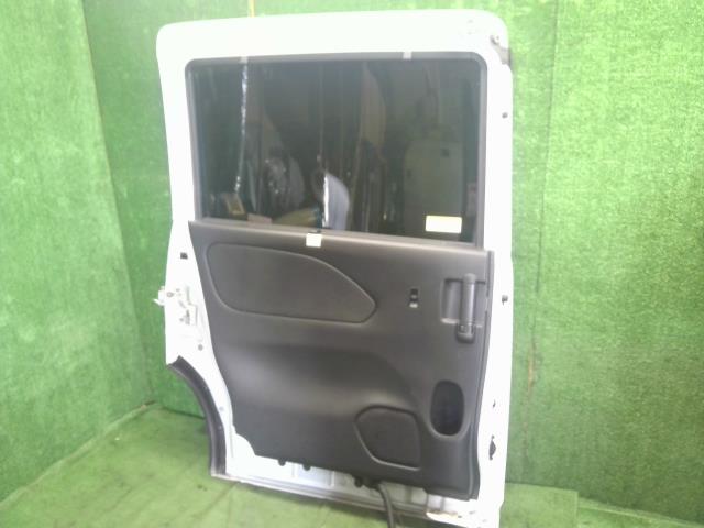 セレナ 左ＲドアＡＳＳＹ DAA-GNC27 H210A-5TAMA