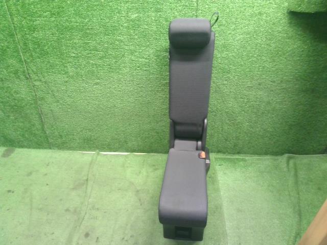 セレナ コンソールボックス DAA-GNC27 88317-5TA0A