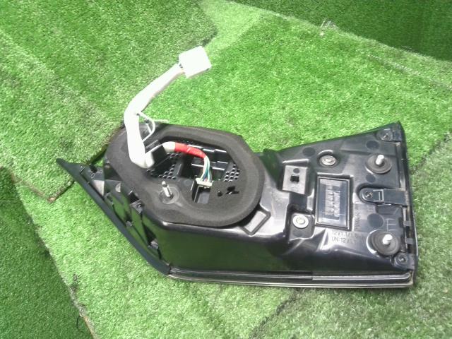 レクサス GS 左テールランプ DBA-GRL11 81590-30560