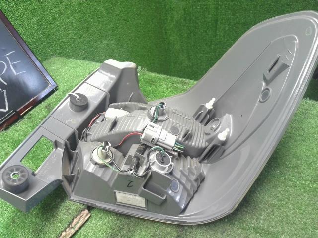 ＸＶ 左テールランプ DAA-GPE 84912FJ350