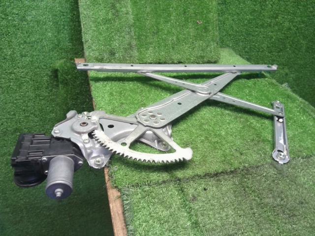 シエンタ 右Ｆドアレギュレータ・モーター DAA-NHP170G 69801-52140