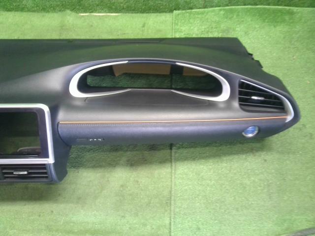 シエンタ インストルメントパネル DAA-NHP170G 55302-52200-C0