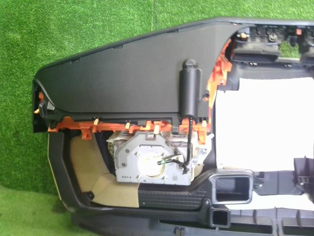 シエンタ インストルメントパネル DAA-NHP170G 55302-52200-C0