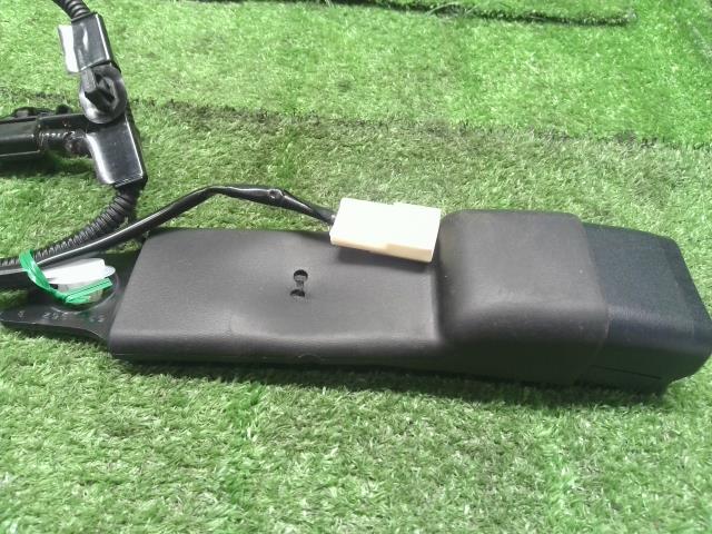 シエンタ ドライバーシートベルト DAA-NHP170G 73230-52B80-C0