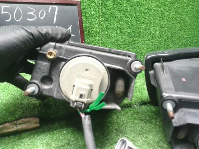 セレナ 左フォグランプ UA-TNC24 26155-CX125,26150-CX125