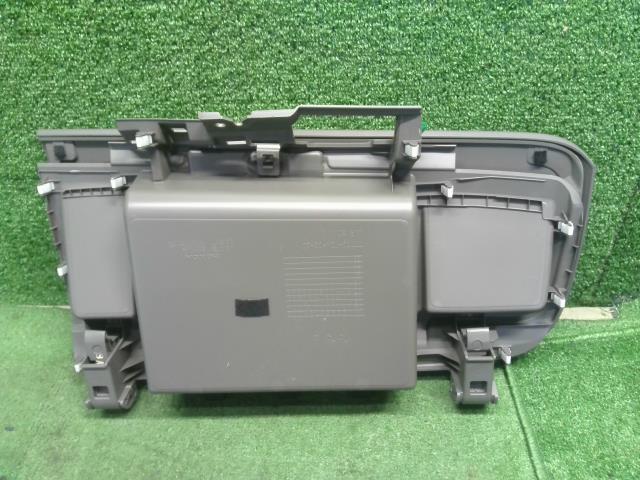 フリード グローブＢＯＸ DAA-GB7 77770-TDK-003ZA