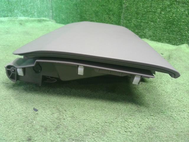 フリード グローブＢＯＸ DAA-GB7 77770-TDK-003ZA