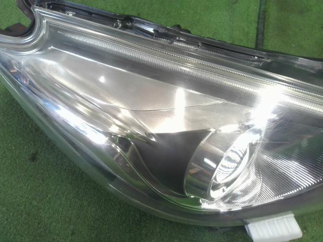 プリウスα 右ヘッドランプＡＳＳＹ DAA-ZVW41W 81110-47660