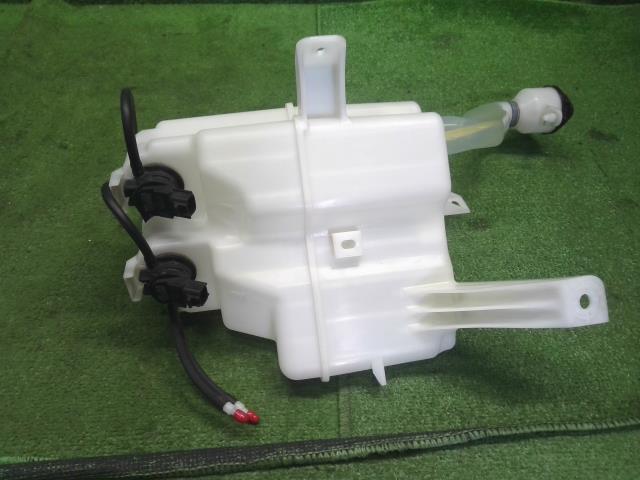 プリウスα ウォッシャータンク DAA-ZVW41W 85315-47220