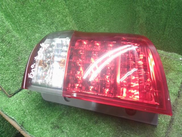 アルファード 右テールランプ DBA-ANH25W 81551-58070