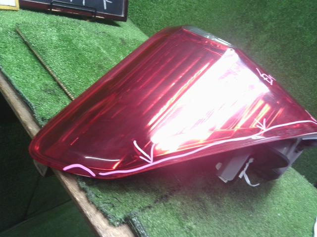 アルファード 左テールランプ DBA-ANH25W 81561-58070