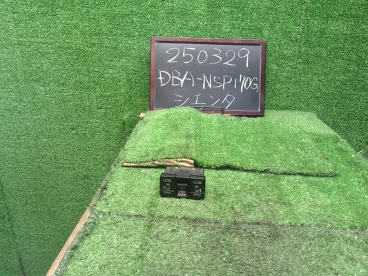 シエンタ パワースライドスイッチ DBA-NSP170G 84930-28170